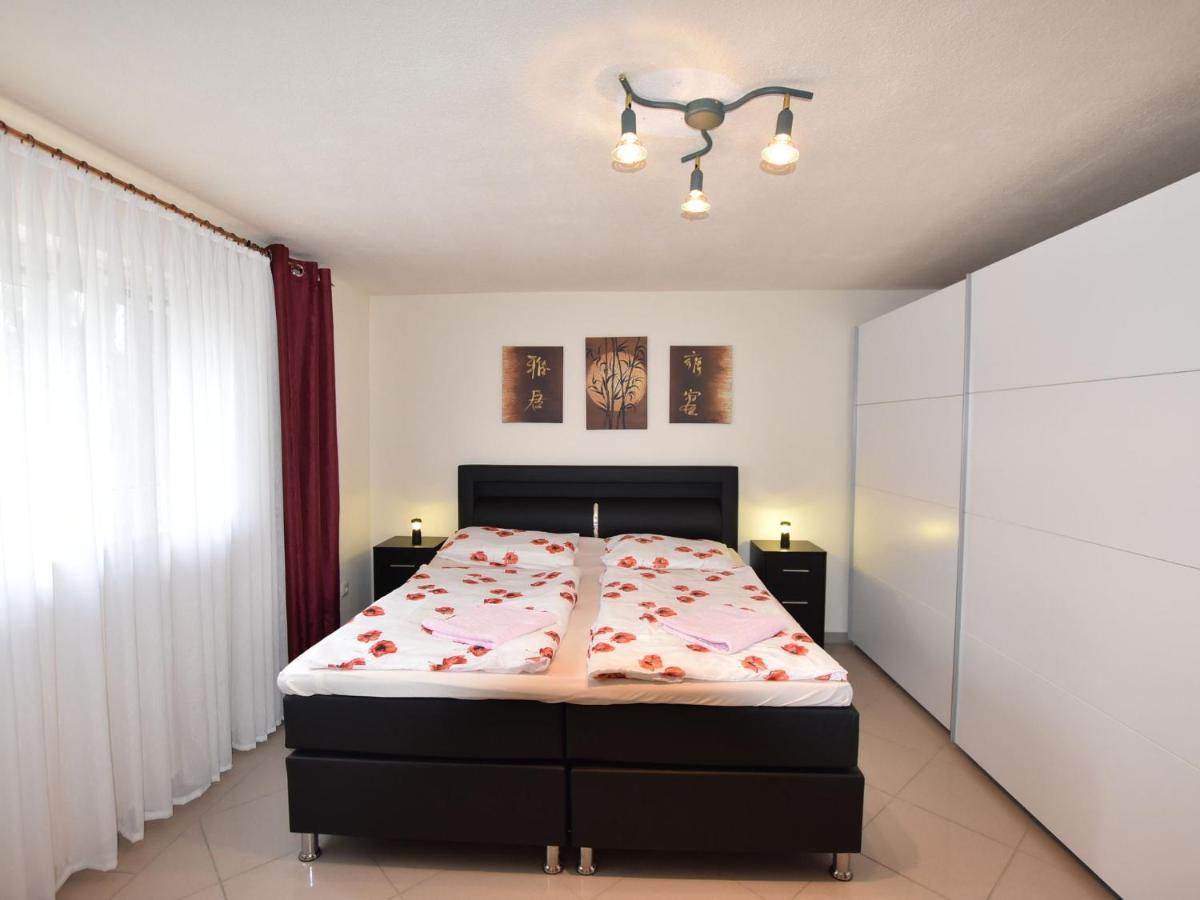 Modern Apartment In Kroepelin With Garden الغرفة الصورة